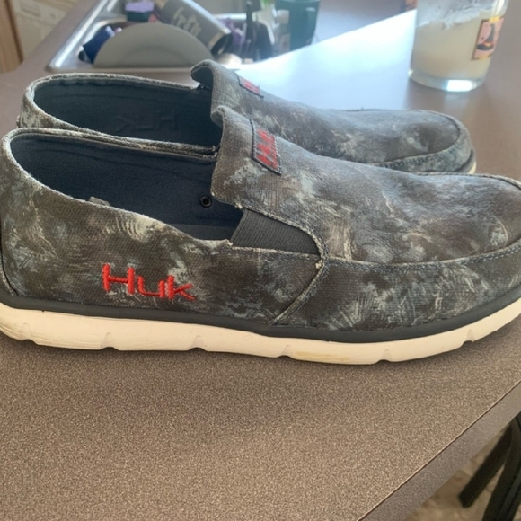 Huk Men's Black and Gray Shoes - Picture 2 of 8